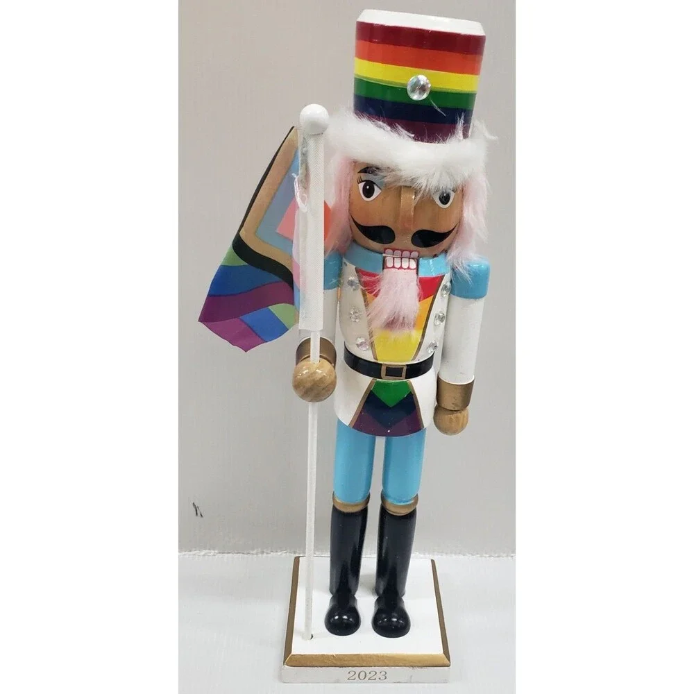 Wooden Christmas Nutcracker,14